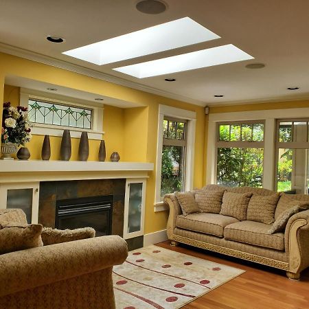 Elegant, Sunny Modern Home With Skylights - Kitsilano, 溫哥華 外观 照片