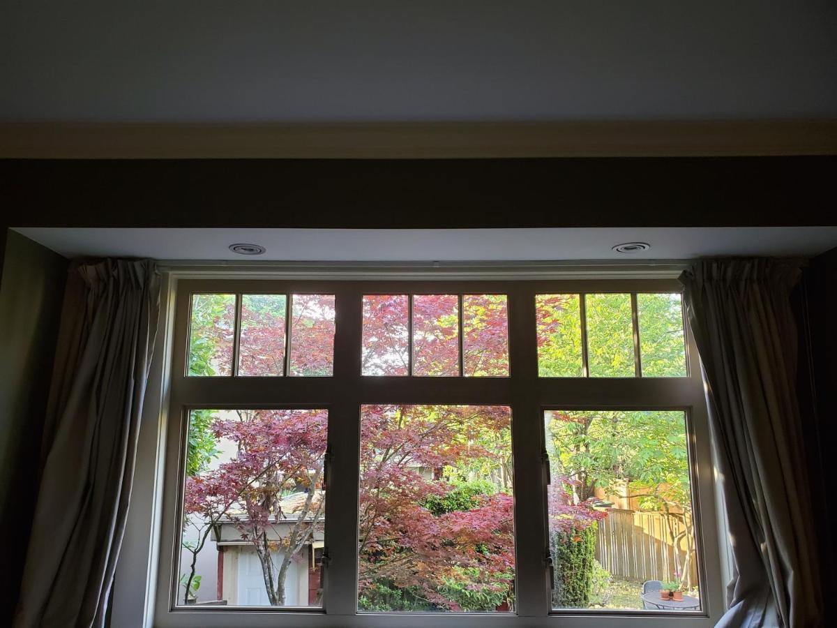 Elegant, Sunny Modern Home With Skylights - Kitsilano, 溫哥華 外观 照片