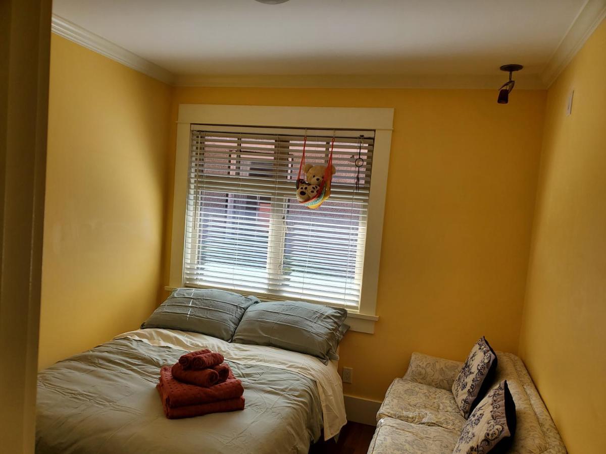 Elegant, Sunny Modern Home With Skylights - Kitsilano, 溫哥華 客房 照片